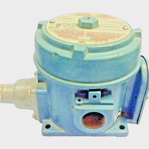 United Electric Controls  H121-361 Pressure Switch for Hazar