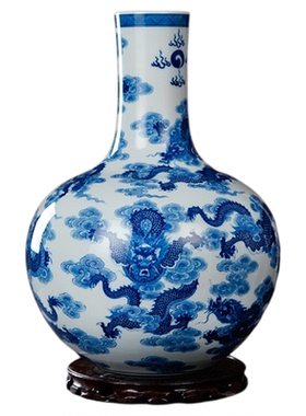 手绘柴窑青花龙纹天球瓶
