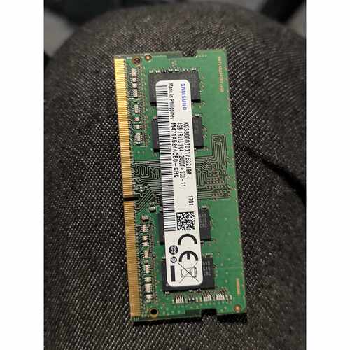 DDR4 4GB内存条，型号M471A5244CB