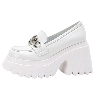 10厘米增高鞋女真皮单鞋粗跟厚底休闲鞋松糕乐福鞋金属英伦鞋漆皮