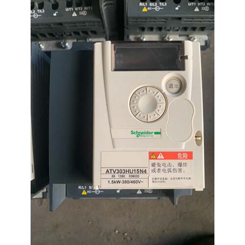 变频器 ATV303HU15N4  1.5KW。380议价