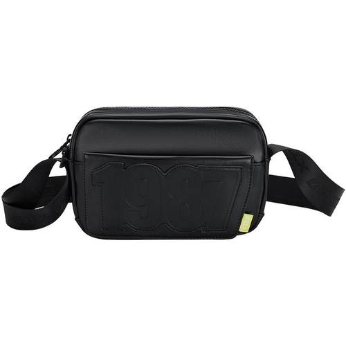 特步女士休闲革面单肩包2025秋季官方情侣款运动通勤包防水挎包男