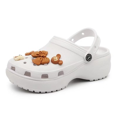 2025新款云朵洞洞鞋女款外穿厚底增高防滑沙滩凉拖鞋软底包头夏季