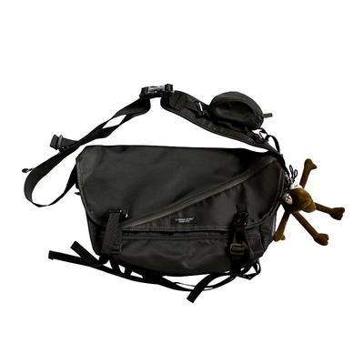 单肩包男包机能工装潮牌邮差背包