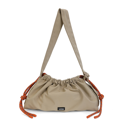 VAOPER喂牌抽绳褶皱单肩百搭挎包