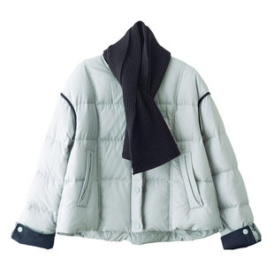 时尚短款圆领白鸭绒羽绒服女2025冬季新款带围巾拼接撞色加厚外套