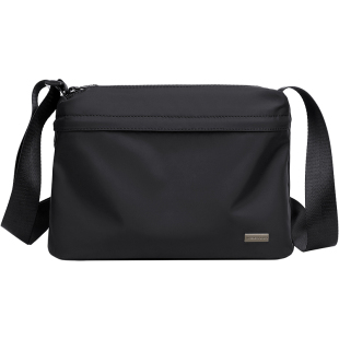 2025新款轻便尼龙男士斜挎包男包休闲单肩包男随身外出便携小背包