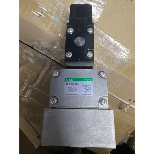 一  气动元件 电磁阀4F510-15-F AC220V全新原装 现货出售