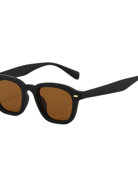 男生高级感嘻哈穿搭墨镜