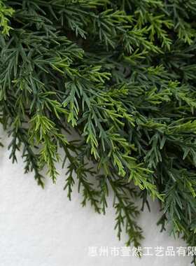 批发圣诞节猫尾草藤条软胶松针柏叶绿植装饰家居布置窗户吊挂