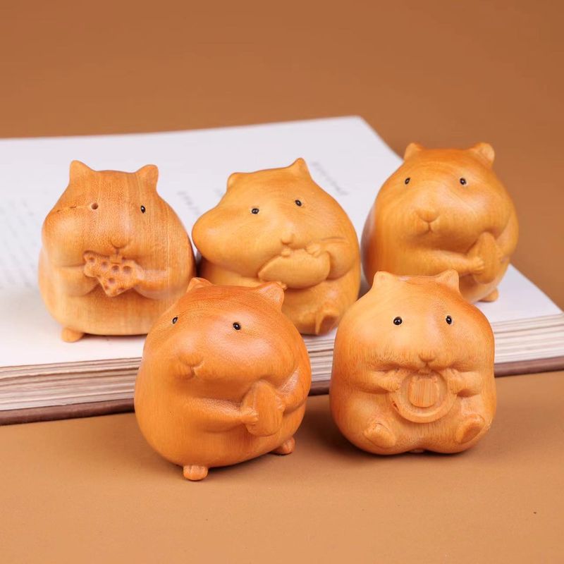 崖柏木雕手把件小老鼠把玩批发工艺礼品件引流直播可打孔带挂件货