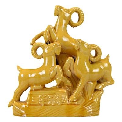 土黄色陶瓷三羊开泰摆件