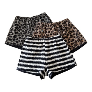毛茸茸豹纹休闲裤女超火的加绒裤子秋运动宽松A字松紧腰条纹短裤