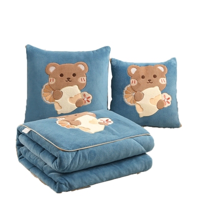 牛奶绒抱被子两用四季汽车靠枕