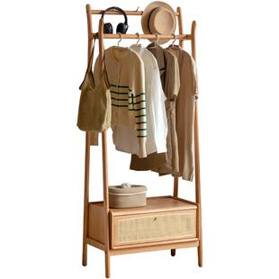 源氏木语落地挂衣架简约藤编置物架卧室多功能衣帽架北欧实木家具
