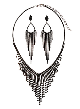 夸张黑色闪钻流苏项链