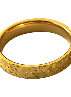 金色碎碎冰冰戒指女士闭口锤纹古法仿真金戒圈窄面素圈指环食指戒