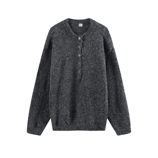 COLN亨利领加厚毛衣是把暖意揉进了每丝纱线是秋冬毛衣该有的样子