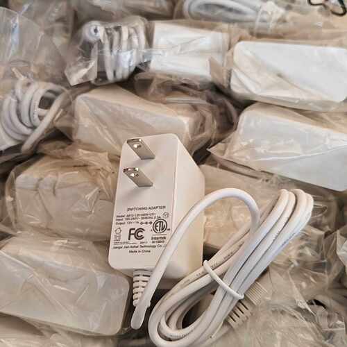 议价12V1a Power Adapter A912-120100W-Us1 Physical Product适