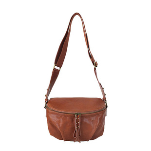 休闲斜挎包小众设计感小腰包进口头层牛皮女包文艺复古半圆马鞍包