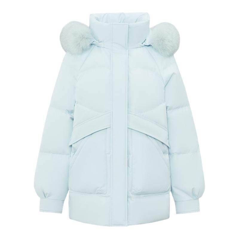 雪中飞梦幻狐狸毛羽绒服