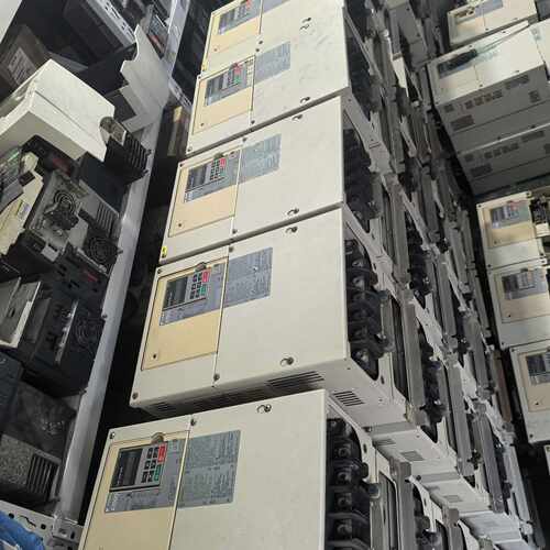 议价安川A1000变频器 CIMR-AB4A0058AAA 22可维修