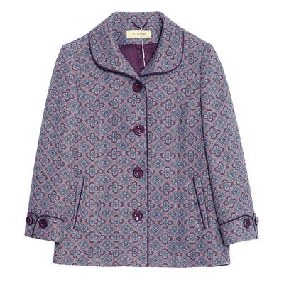 休闲纽扣中老年女装加大码外套