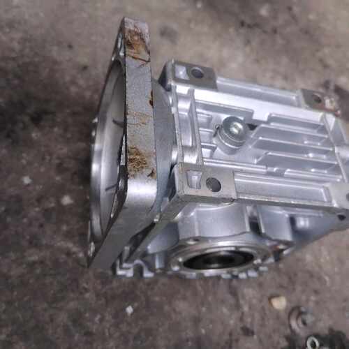 溢价-RV40减速机 速比1：25 输入轴径11mm 输轴径18