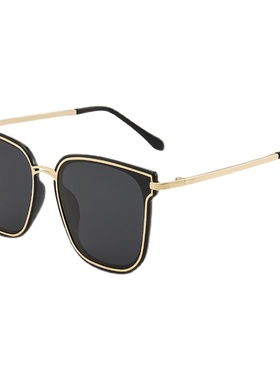 海边墨镜长脸显瘦复古街拍开车