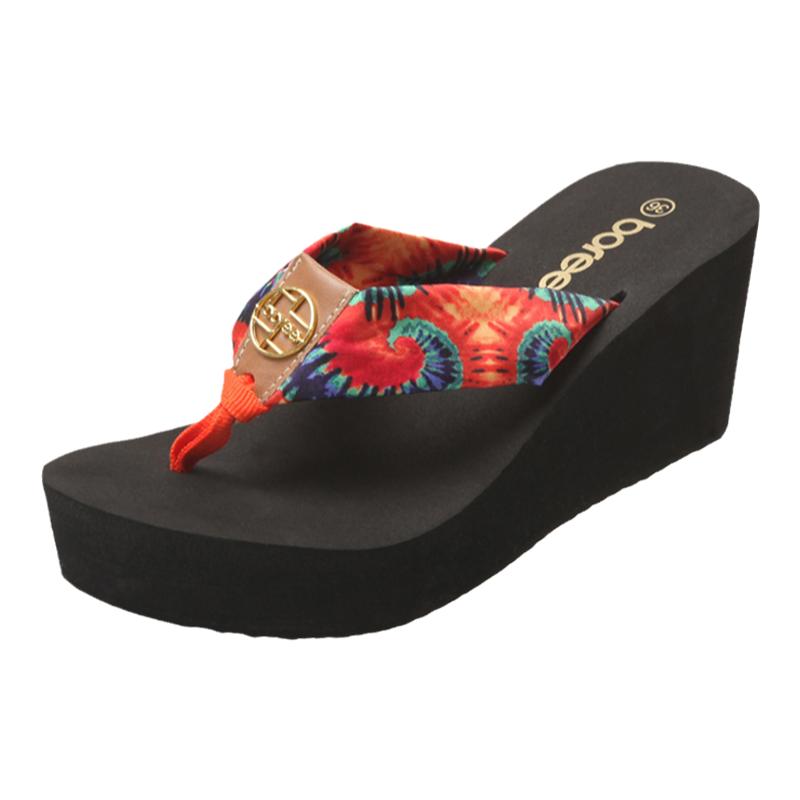 宝人波西米亚丝绸人字拖女夏季新款坡跟凉拖鞋厚底增高夹脚凉鞋