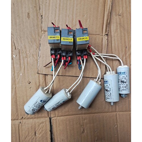 〔议价-可维修〕RXZE1M2C继电器,3个带底座,带三个大电 工业设备