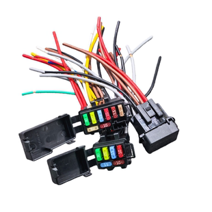 汽车摩托车通用保险丝盒12V24V多路小号保险片盒房车货车游艇改装