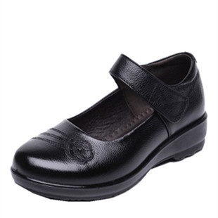 33小号34妈妈软皮鞋低跟平底方口皮鞋42特大码中老年人拉带女鞋43