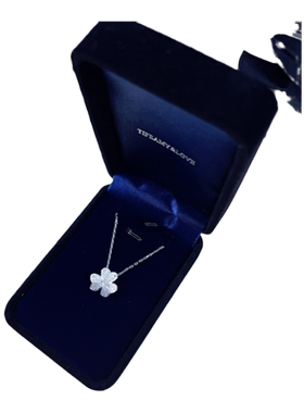 梵可亚宝官网18K三叶草花瓣项链