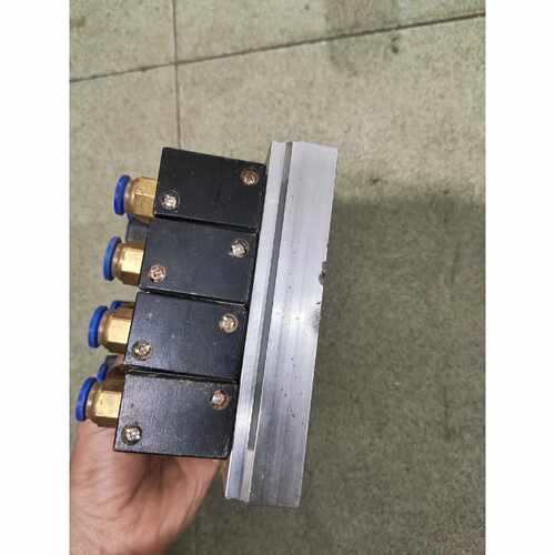 SDPC电磁阀25310-10  AC220V连底座 100