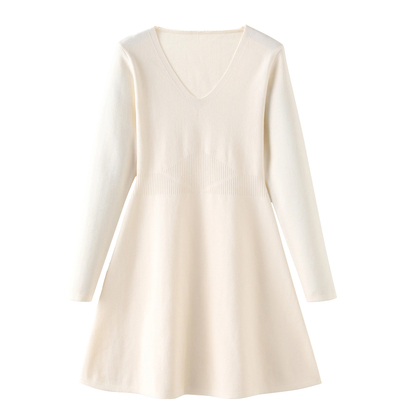 风衣内搭针织连衣裙秋冬V领中长款打底裙子白色收腰a字遮肚毛衣裙