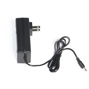 汽车应急强启动电源12V通用搭电宝设备家用220V可充电器适配器