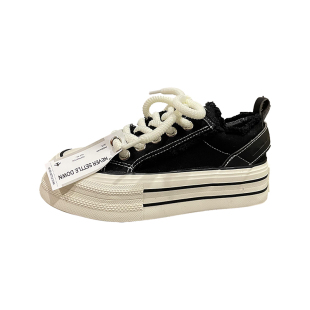 七七主人家 黑色增高春季帆布鞋女2024今年流行爆款百搭女鞋板鞋