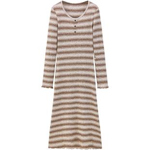 【商场同款】乐町显瘦休闲连衣裙冬季新款条纹长裙C2FAE4223