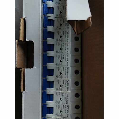 询价二一三低压断路器GSB1-63M，1P，6A，有12个，图片