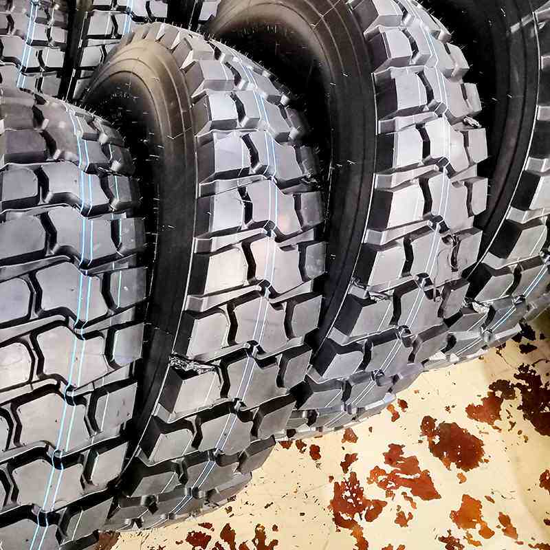 厂家直销卡车载重轮胎 1200R20子午线轮胎 加厚耐磨耐扎全钢轮胎