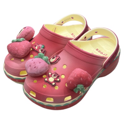 Crocs卡骆驰草莓熊联名沙滩凉鞋