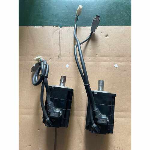 询价安川7代、SGMMS-02ADC6S、二台成色如图：