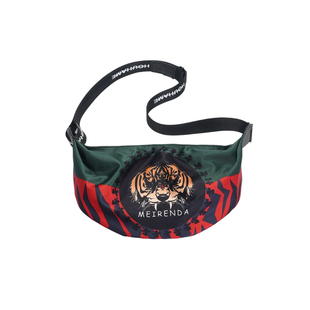 轻便百搭小包包女2025新款超火女士斜挎包胸包休闲旅游腰包饺子包