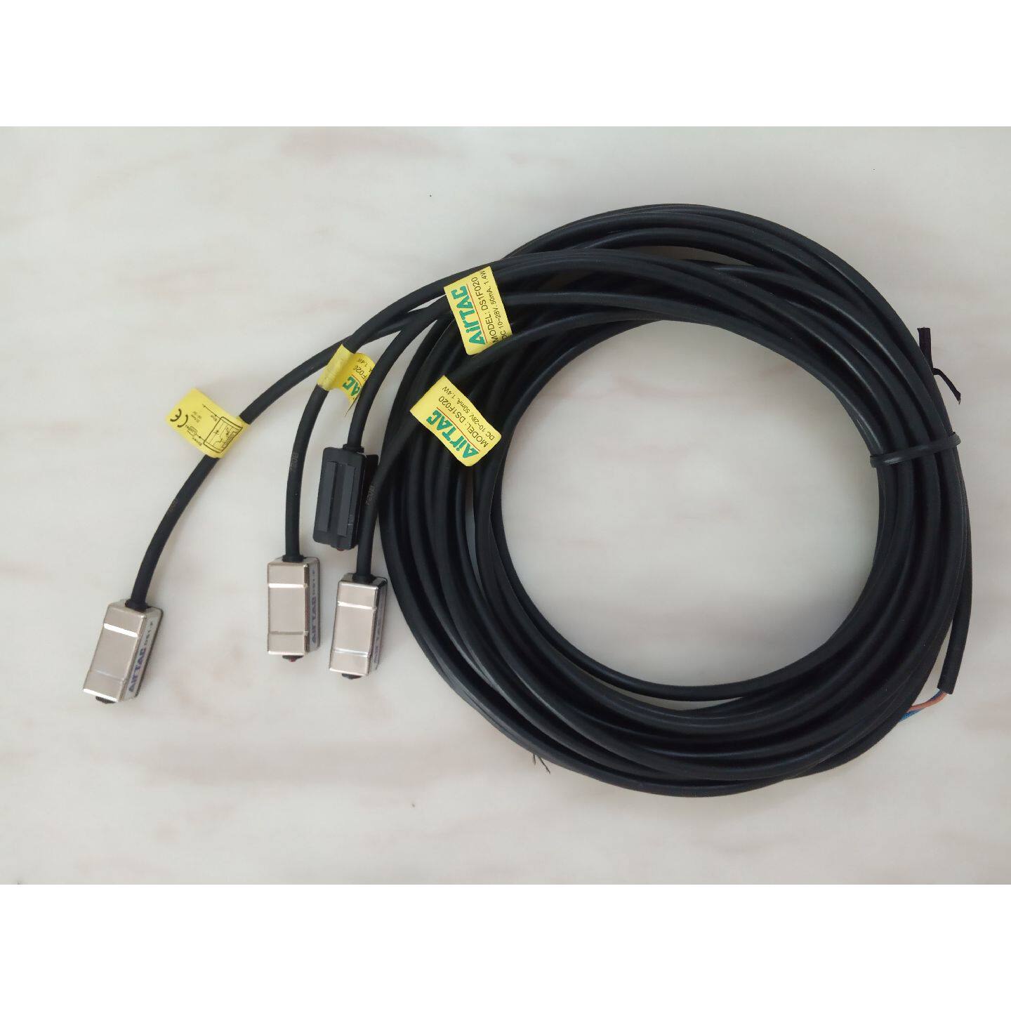 议价亚德客DS1A020 DS1F020气缸传感应器CS1J020磁簧CMSJ020磁性