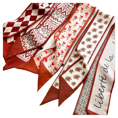 春夏季女款衬衫搭配丝巾