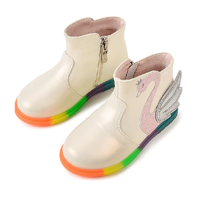 泰兰尼斯 女童马丁靴 彩虹色防滑软底 天鹅皮靴 春秋新款 94.05元(需领券)