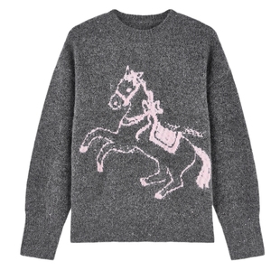 秋水伊人时尚风蓬松软糯针织衫2026年春季新款圆领减龄木马毛衣