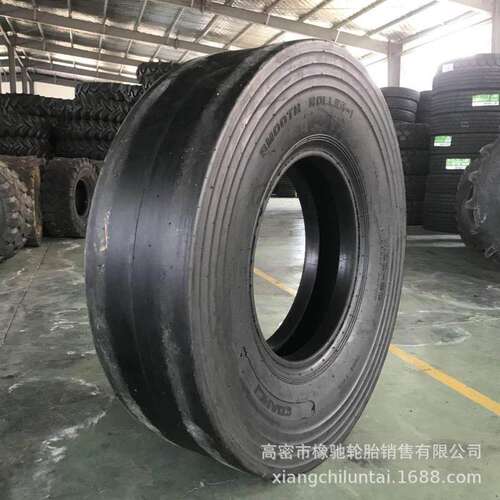 胶轮压路机光面 C-1花纹 13/80-20 1100-20 14/70-20 900-20轮胎
