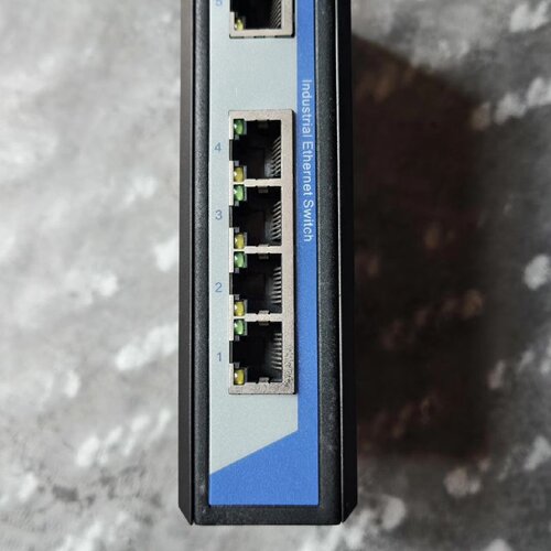 宇泰UT-6405W工业级乙太网交换机 5口 非网管型 拆机